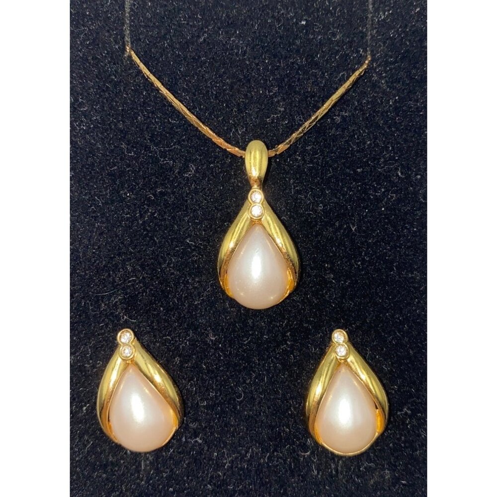 Avon Necklace 14 Inches Earrings Pierced Women Gold White Solid Clasp